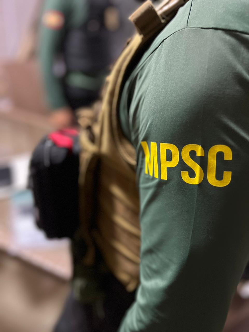 Criminosos que ameaçaram queimar criança e mulher são denunciados por série de crimes em SC