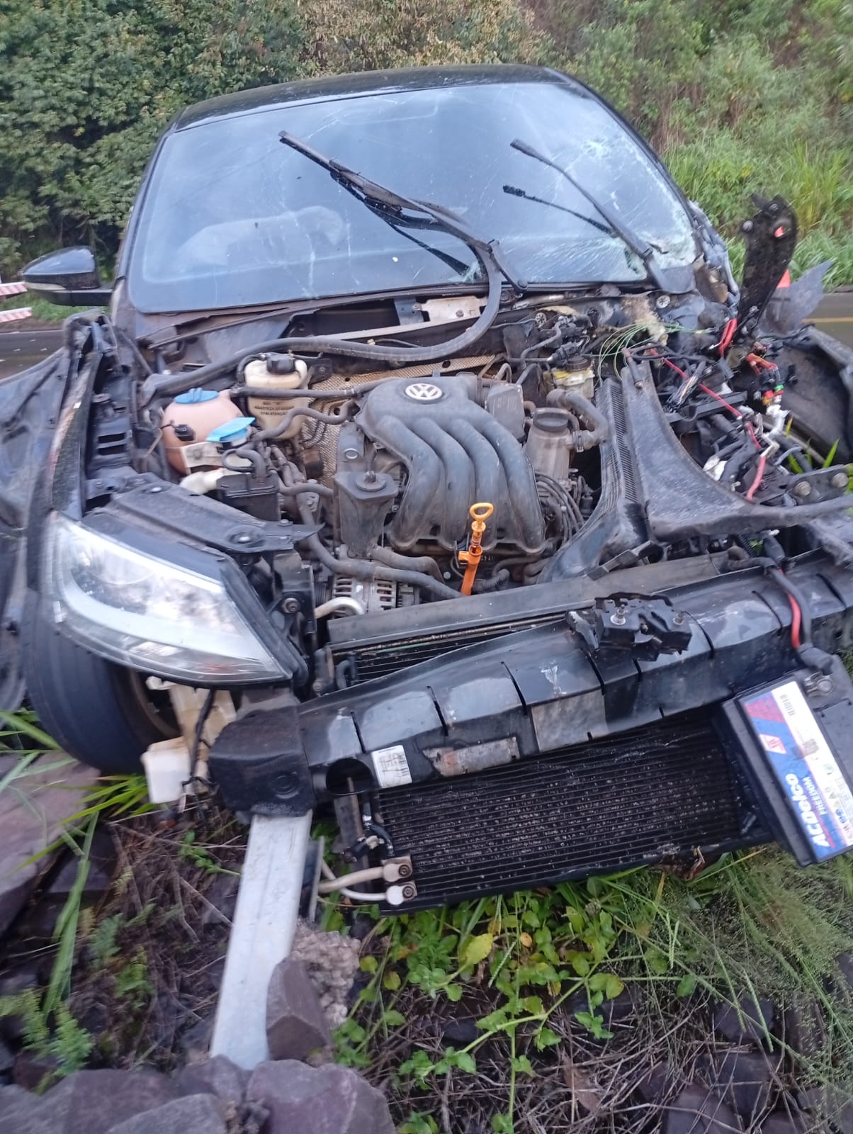 Acidente com cinco vítimas mobiliza Bombeiros na SC-160, em Campo Erê