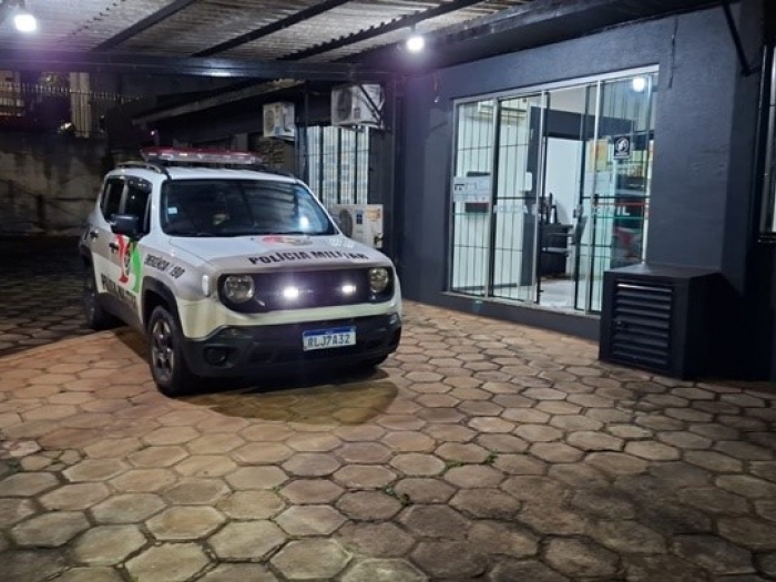 Jovem é mantida em cárcere privado em casa noturna de São Lourenço do Oeste; dona é presa