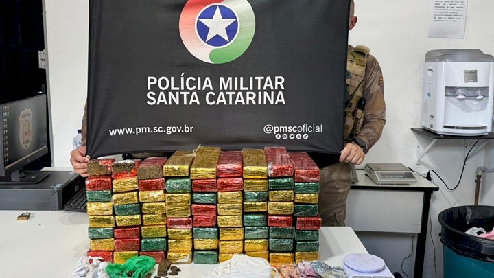 Dois homens são presos com mais 55 kg de maconha em Chapecó