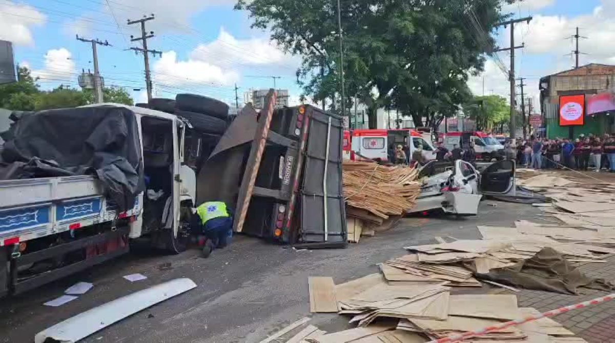 Motorista de carreta sem freio, réu por 20 tentativas de homicídio, é solto em SC