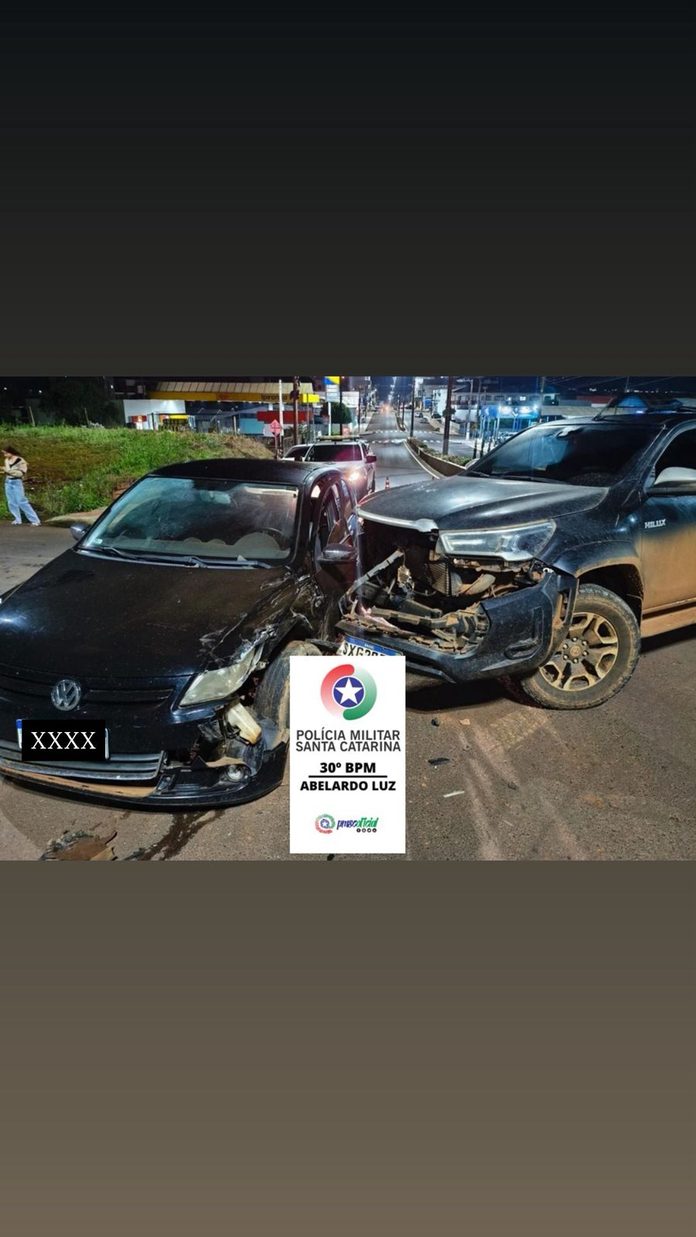 Colisão entre Hilux e Gol deixa duas pessoas feridas em Abelardo Luz