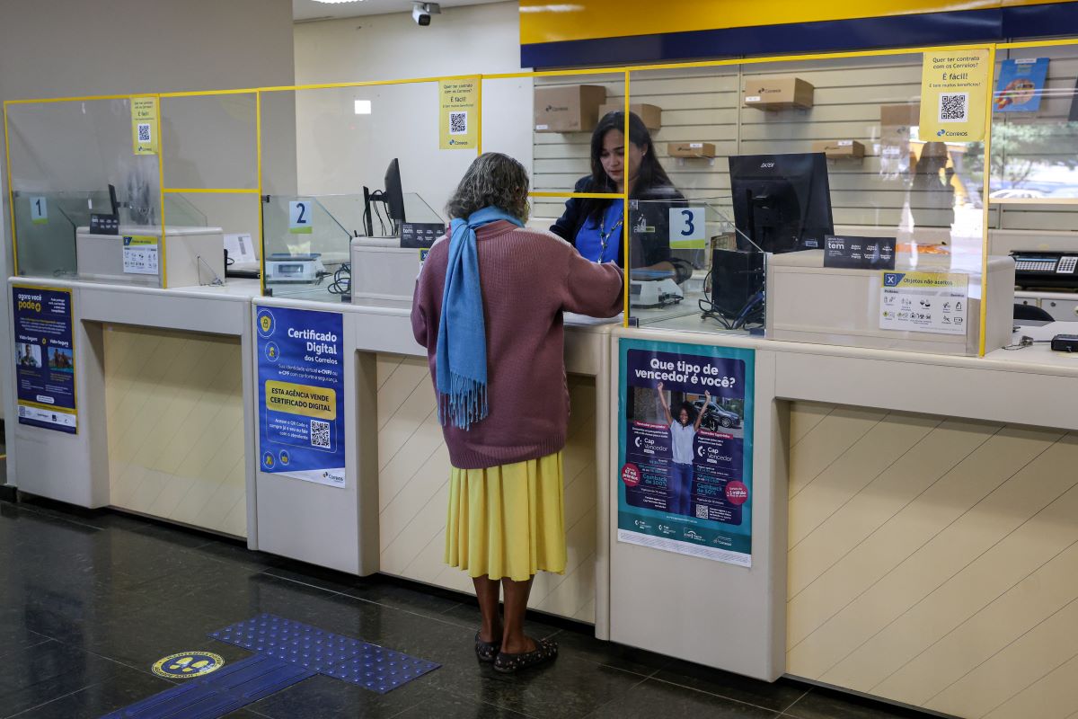 Correios registram mais de 3 mil demissões e miram corte de até 10 mil funcionários