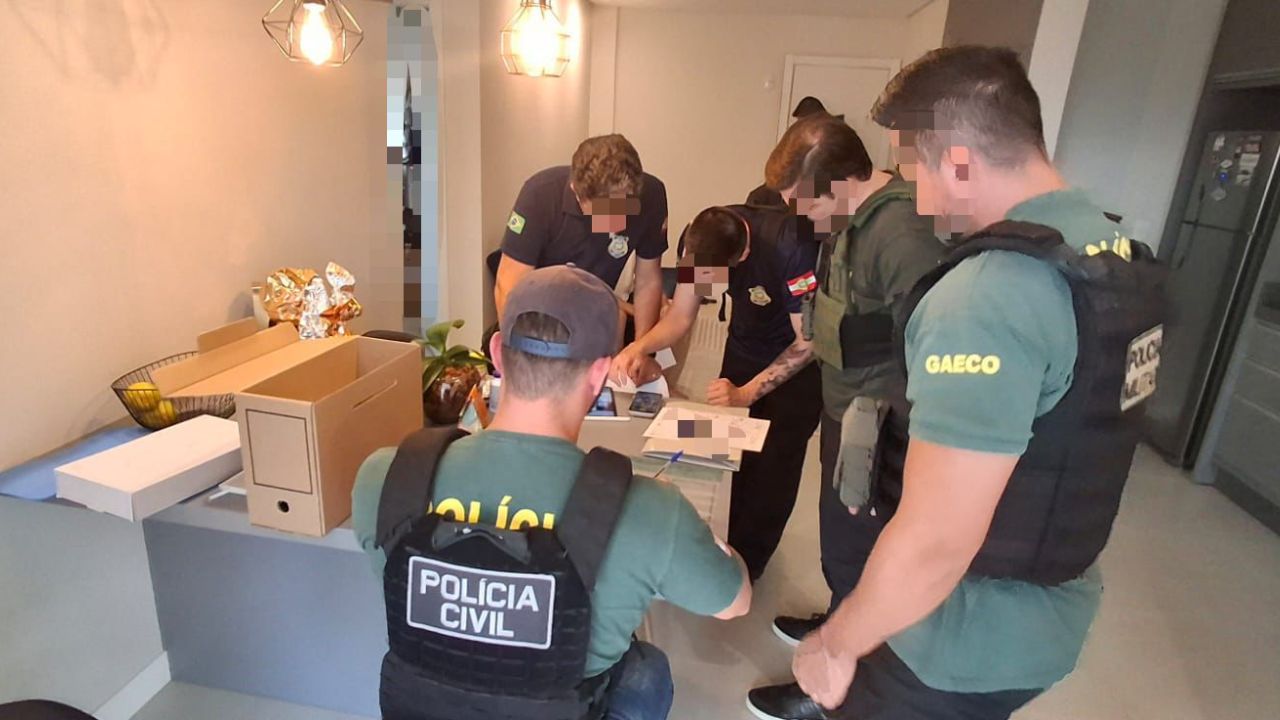Operação do Gaeco investiga crimes de abuso sexual infantil na internet em SC