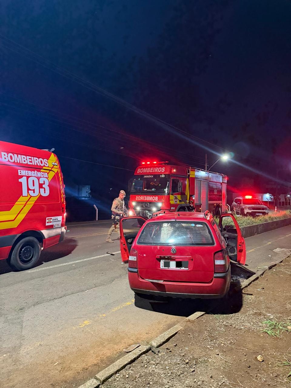 Motorista fica inconsciente após colidir contra mureta na SC-480 em São Lourenço do Oeste