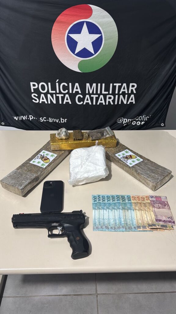 “Tele-entrega” do crime: PM desmantela esquema de drogas e apreende mais de 4 kg no Oeste