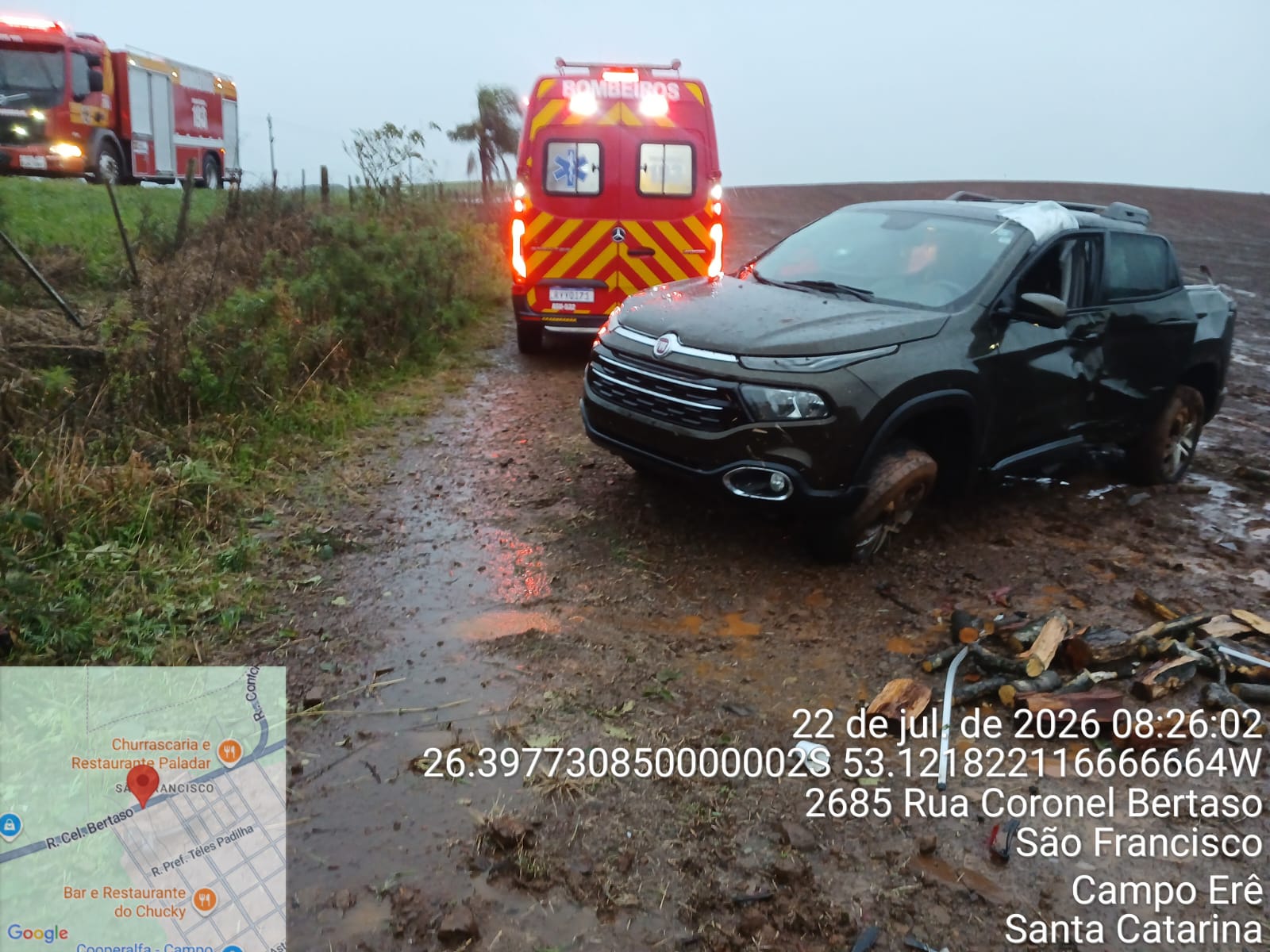 Mulher fica ferida após capotamento na SC-305, em Campo Erê