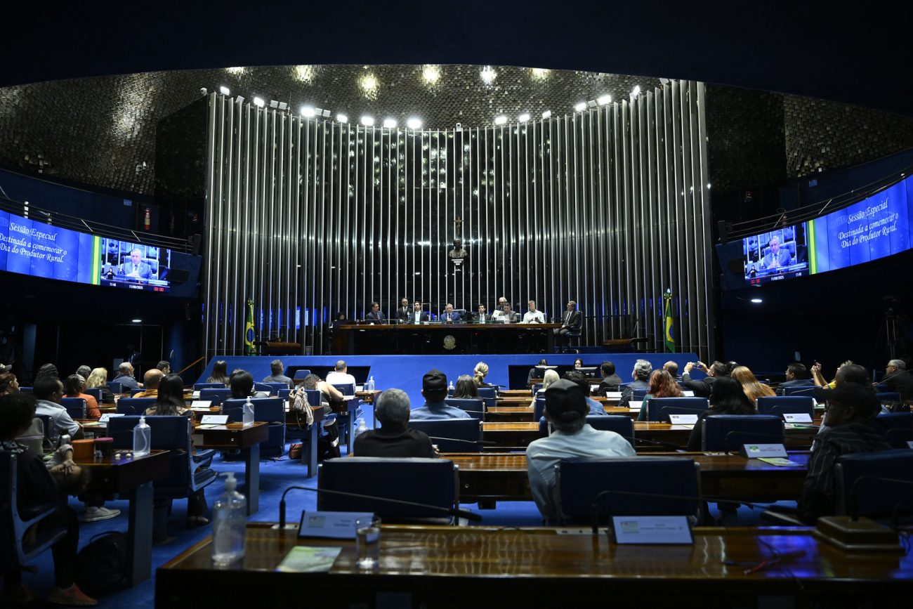 Senado retoma discussão sobre fim da escala 6x1 nesta quinta-feira