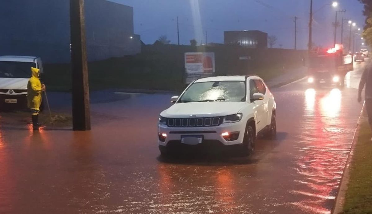 Chuva intensa provoca alagamentos e elevação de rios em municípios do Oeste de Santa Catarina