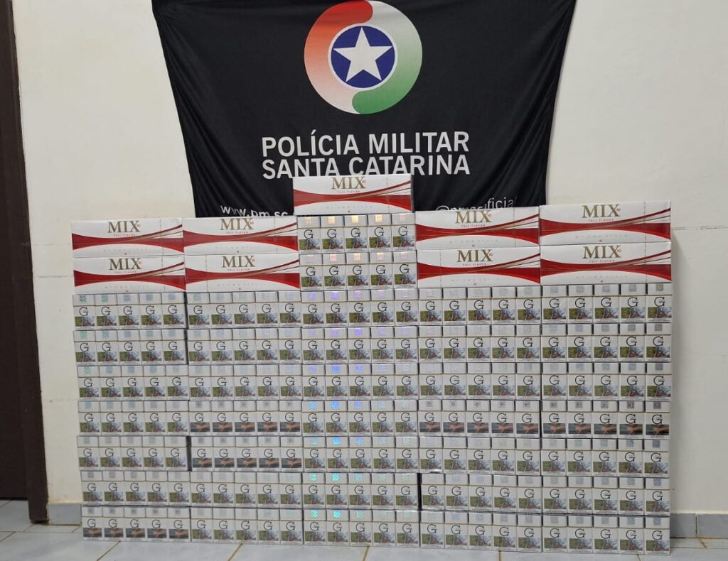 Casal é flagrado com mais de 800 maços de cigarros contrabandeados no Oeste de SC
