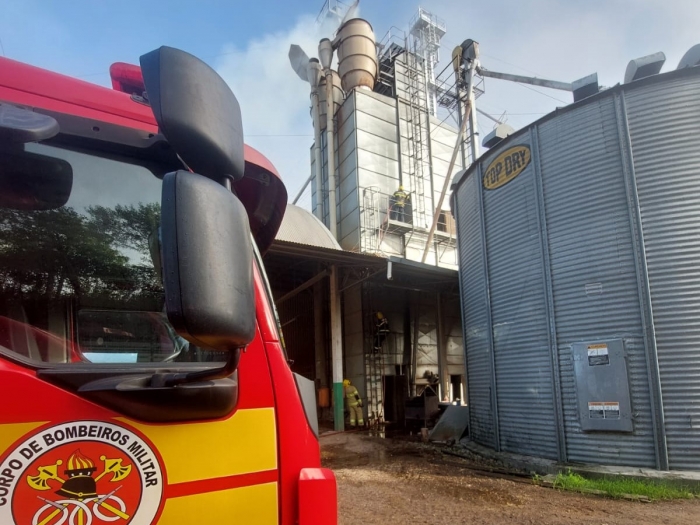 Incêndio em silo  em São Lourenço do Oeste mobiliza bombeiros