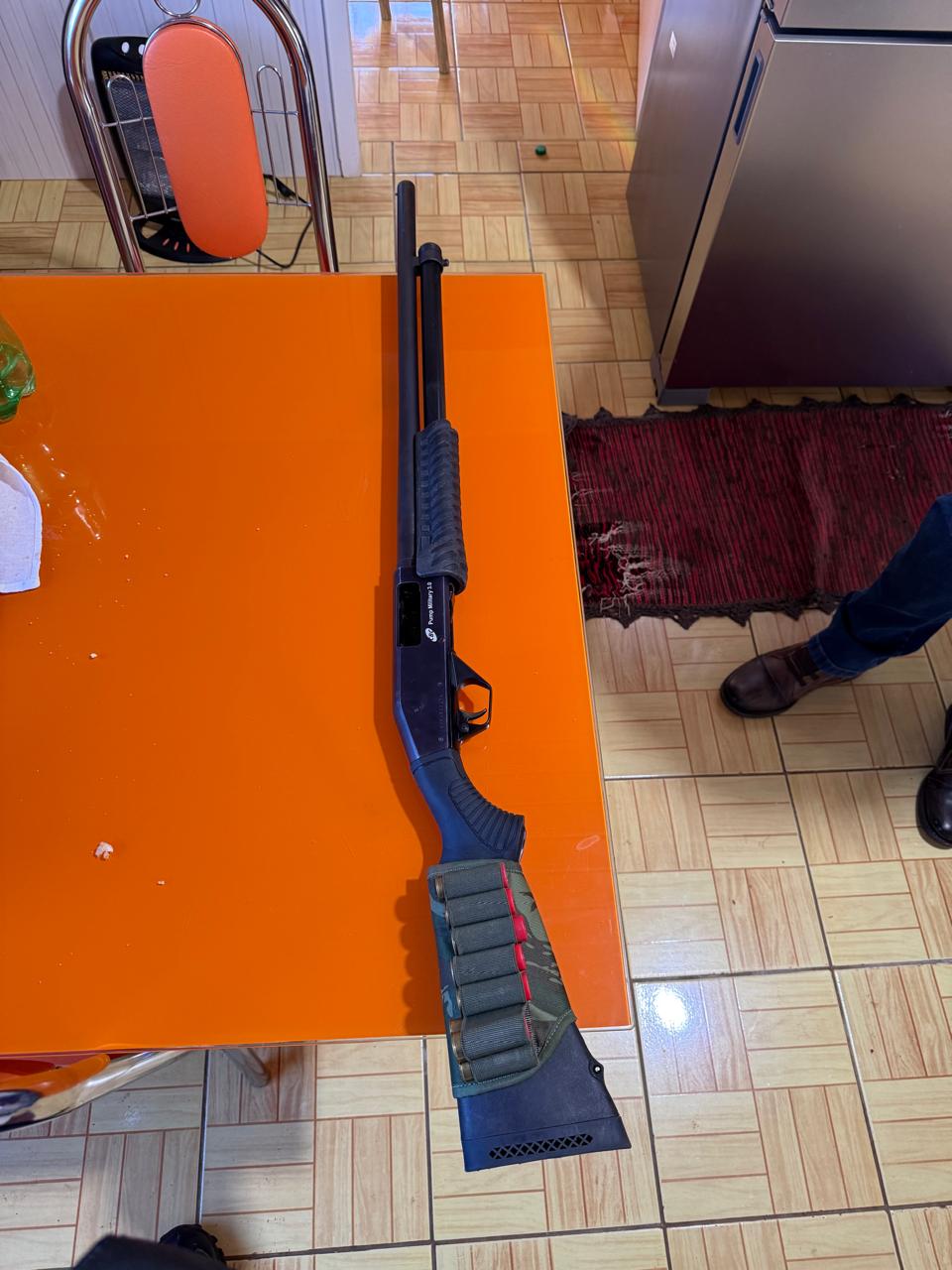 Homem é preso por posse irregular de arma após operação da Polícia Civil no Oeste de SC