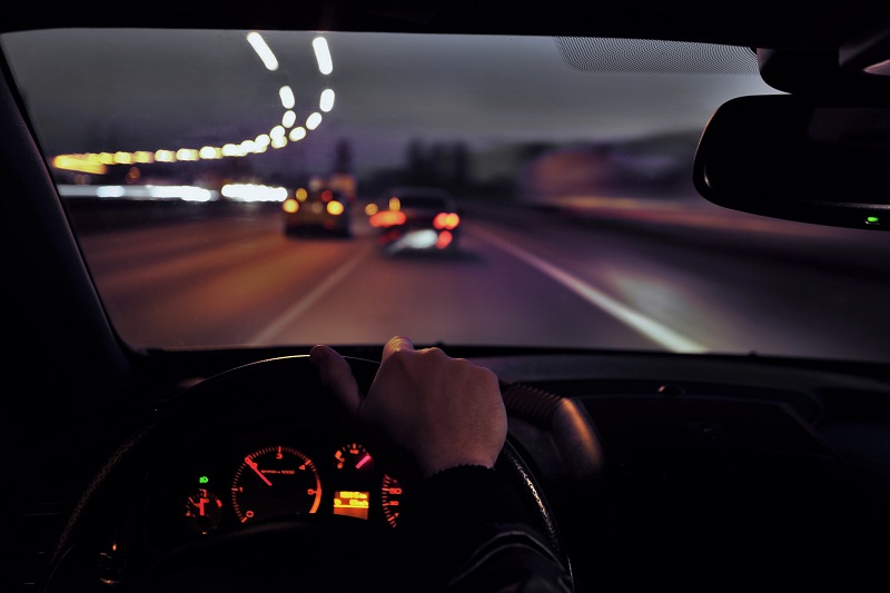 Mulher é autuada em São Domingos(SC), após tentar ensinar menor a dirigir.