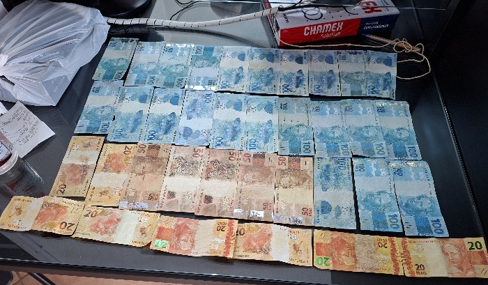 Casal é preso após usar dinheiro falso em compras no Oeste de SC